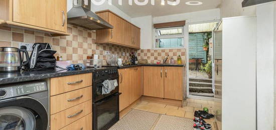 2 bedroom end of terrace house