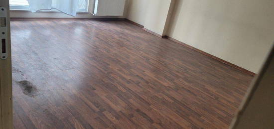 ESENYURT'TA SATILIK SLEYMANIYE MAH. 90M2  2 ODA 1 SALON 1. KAT 2.150.000 TL