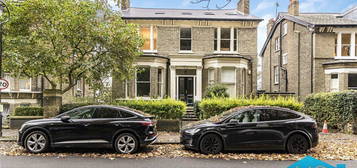 Flat for sale in The Park, London N6