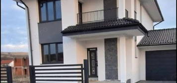 Casa margineni . Bacau.   Proprietar.    140ooo e.  VARIANTE  APARTAMENT