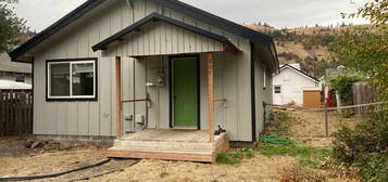 201 2nd St, Klickitat, WA 98628