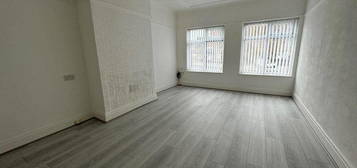 3 bedroom flat to rent