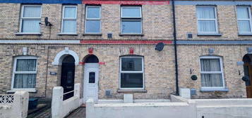 4 bedroom terraced house to rent