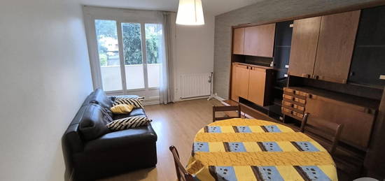 Location appartement 4 pièces 77 m²