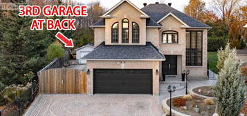 58 HELMSDALE AVENUE, Vaughan (Maple), Ontario 