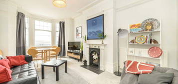 3 bed flat to rent