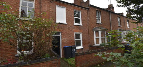 Terraced house to rent in Grove Place, Leamington Spa, Warwickshire CV31