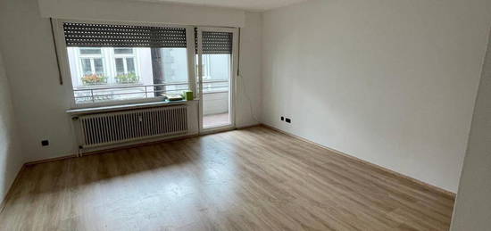 Geräumige 1-Zimmer Wohnung mit Balkon