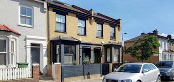 5 bedroom terraced house