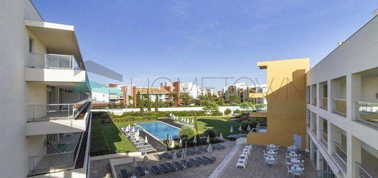 Apartamento T2 - Laguna Resort, arrendamento anual