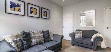 3 bed flat to rent