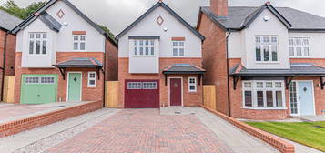 4 bedroom detached house