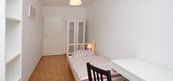 Private Room in Moabit, Berlin