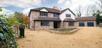 4 bed detached house for sale