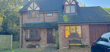 4 bedroom detached house to rent