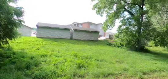 Peterson Place, Pleasant Hill, IA 50327