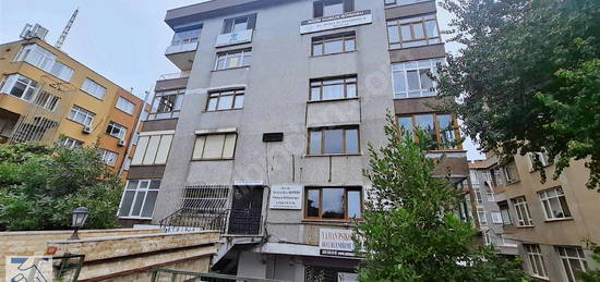 Bakırköy İncirli Caddesi Üzerinde 3+1 Daire- 130m²