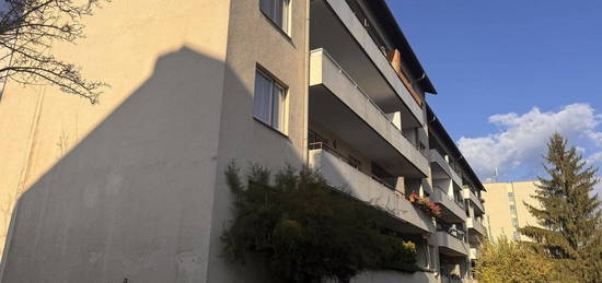 Renovierte/Moderne Wohnung in Villach mit Loggia und Garage!