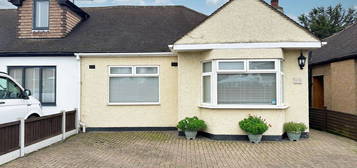 Bungalow for sale in Kenilworth Gardens, Hornchurch RM12