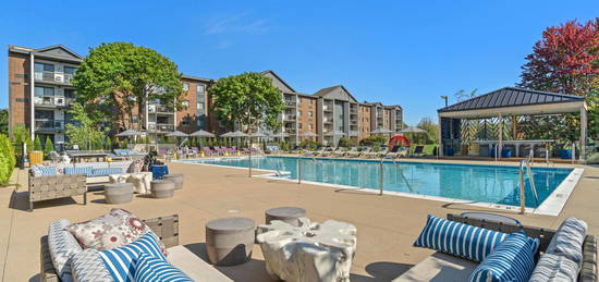 Residences at Lakeside, Lombard, IL 60148