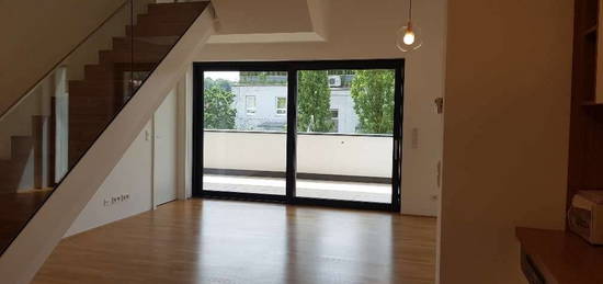 Moderne Maisonette-Wohnung in bester Innenstadtlage mit Balkon und Dachterrasse