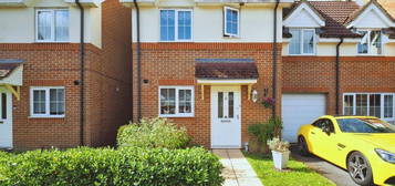 3 bedroom link detached house for sale