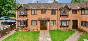 Flat to rent in Scarlet Oaks, Camberley GU15