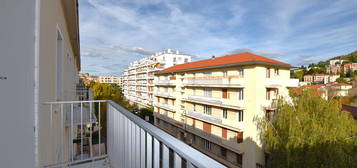 Le Puy centre F3 de 66 m² avec balcon