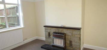 3 bedroom semi-detached house to rent