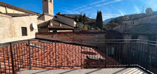 Rovereto- ultimo piano in centro storico