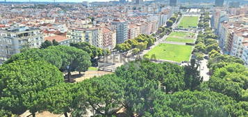 Apartamento T3 | Mobilado | Areeiro | Varandas | Vista sobre Lisboa | 2 estacionamentos