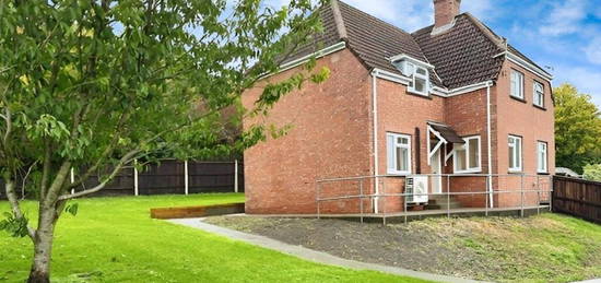 4 bedroom semi-detached house