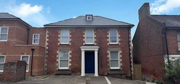 Maisonette to rent in New Road, Basingstoke RG21