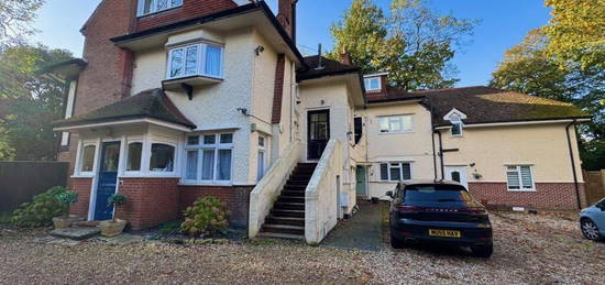 Flat to rent in 22 Talbot Avenue, Bournemouth BH3