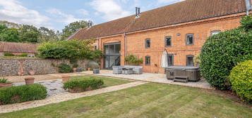 4 bed barn conversion for sale