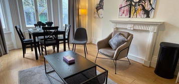 Flat to rent in Oxford & Cambridge Mansions, London NW1