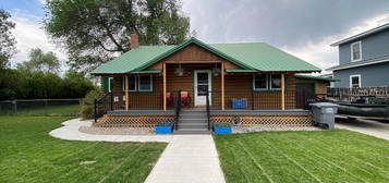 871 Garfield St, Lander, WY 82520