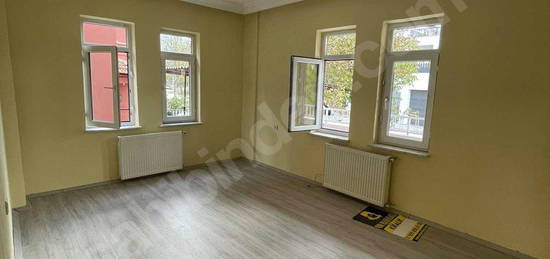 Hızırbey ortaokulu üstünde kiralık 3 +1 manzaralı daire