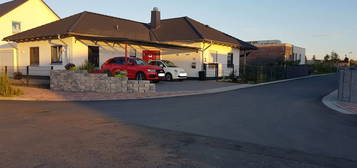 Bungalow mit Garage und Carport in 34266 Niestetal zu vermieten