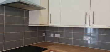 4 bedroom flat to rent