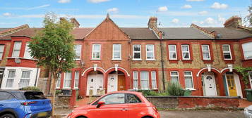 2 bedroom ground floor flat for sale