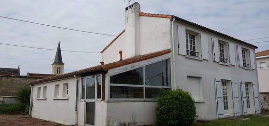 Maison individuelle F6 T6 Niort Burgonce