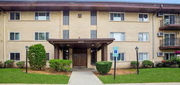 505 S Cleveland Ave Apt 304, Arlington Heights, IL 60005