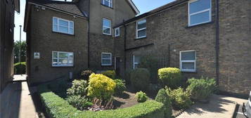 2 bed maisonette to rent