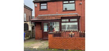 Semi-detached house to rent in Ashdale Crescent, Droylsden, Manchester M43