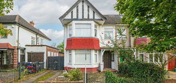 Property for sale in Tring Avenue, London W5