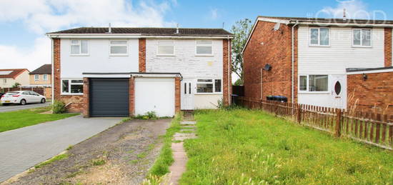 3 bed semi-detached house for sale