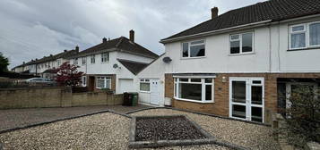 4 bedroom semi-detached house to rent