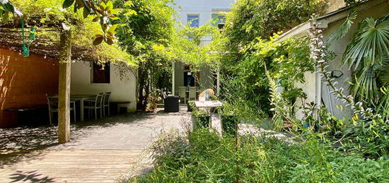 Maison pierre avec jardin, piscine et garage - JUDAIQUE