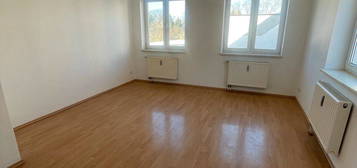 2 Raum Wohnung mit Balkon und Stellplatz